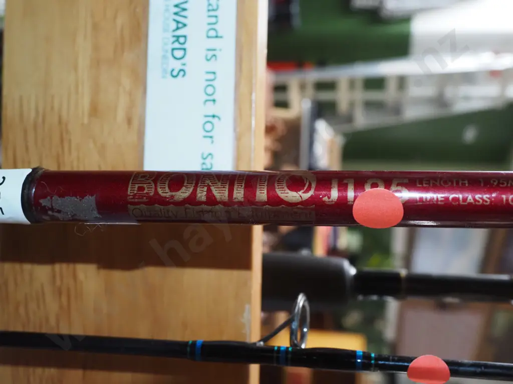 2x fishing rods - red dots Image 1++