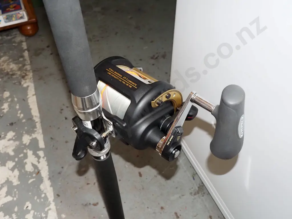 Shimano Backbone Elite fishing rod with large Shimano TLD 2-speed 50A game reel and reel case Image 1++