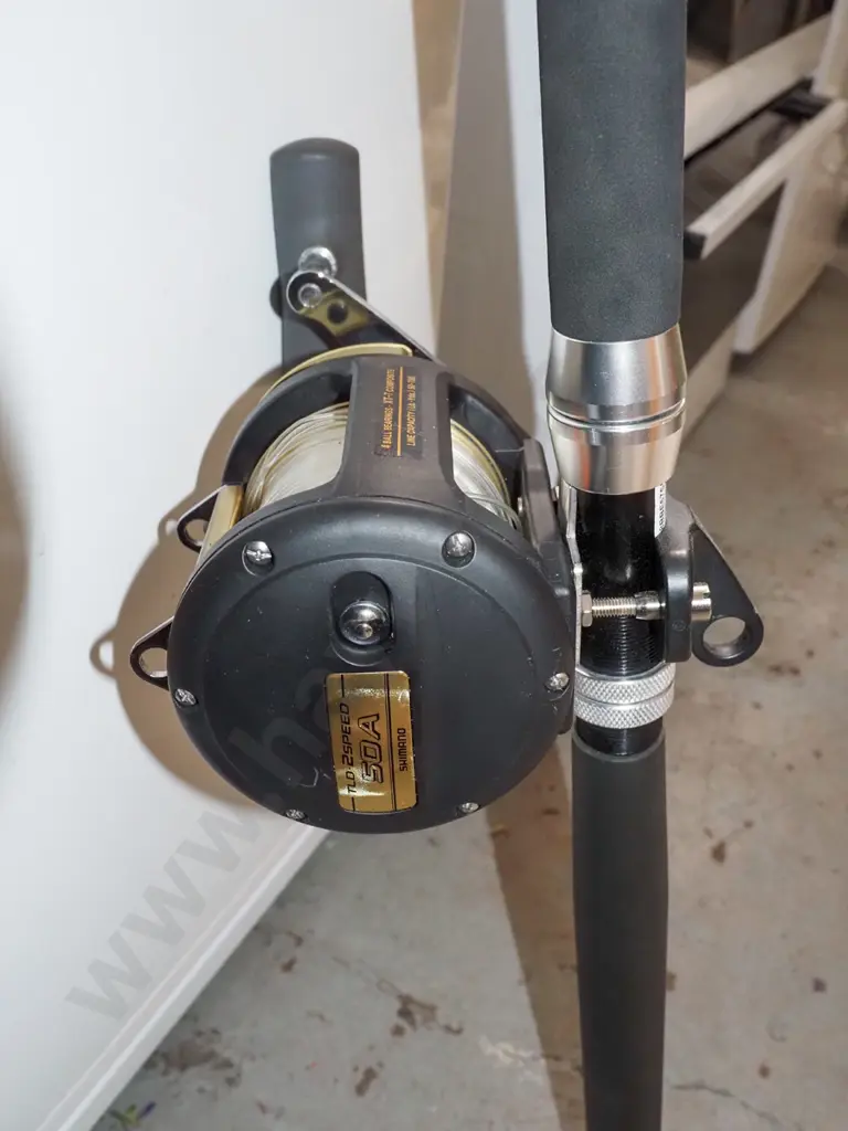 Shimano Backbone Elite fishing rod with large Shimano TLD 2-speed 50A game reel and reel case Image 1++