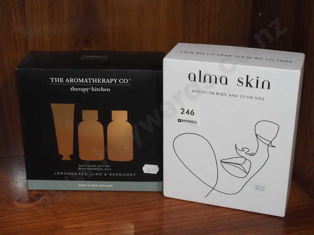 aromatherapy kit, Alma Skin light therapy machine Image 1++