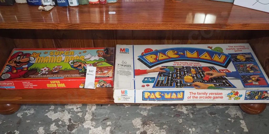 2x 1980s arcade themed board games Image 1++