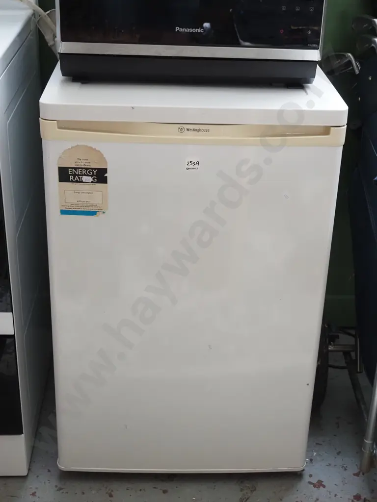 Westinghouse under bench fridge/freezer Image 1++