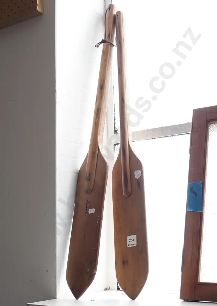2x small wooden paddles L800 Image 1++