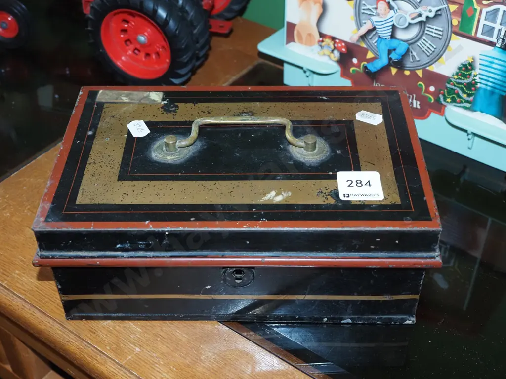 vintage cash box - no key Image 1++