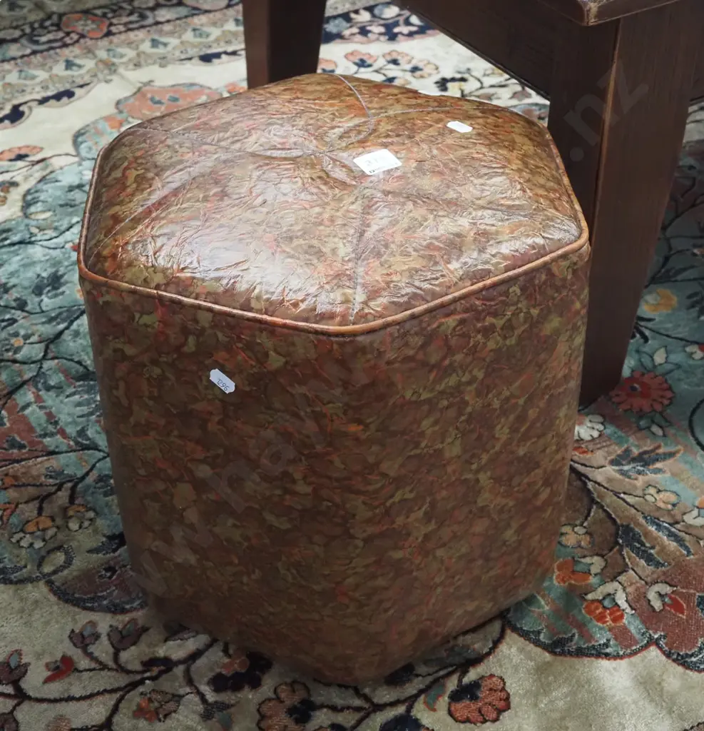 small vinyl ottoman - small tear to top Image 1++