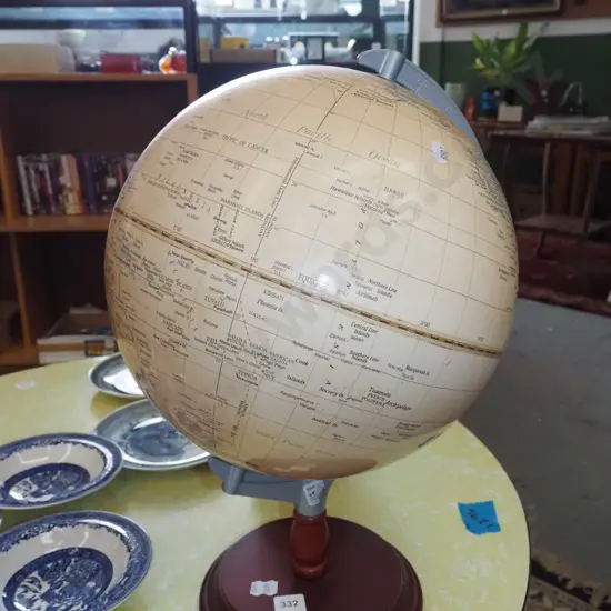 world globe H500