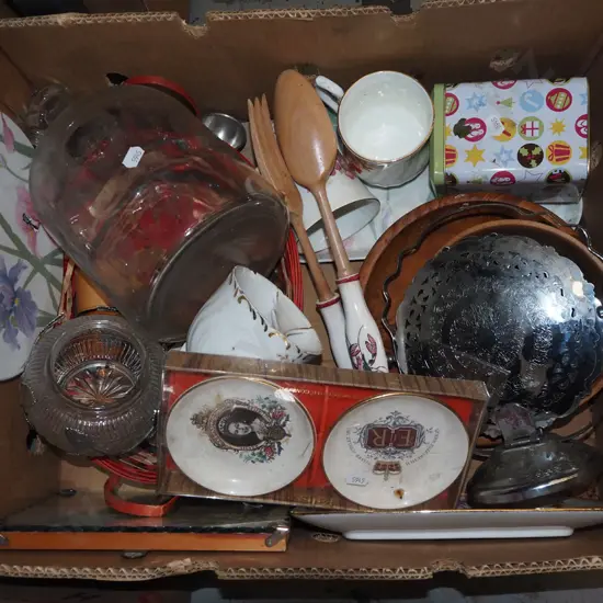 box; moustache cup, salad servings QE jam dishes etc
