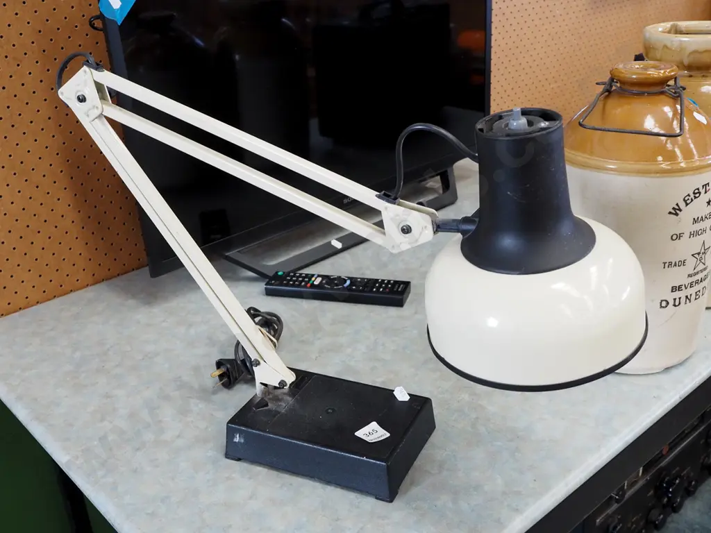 anglepoise lamp Image 1++