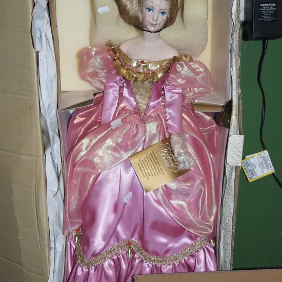 Franklin Heirloom porcelain doll in box