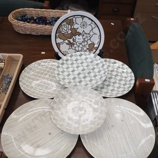 Crown Lynn plates and bowl