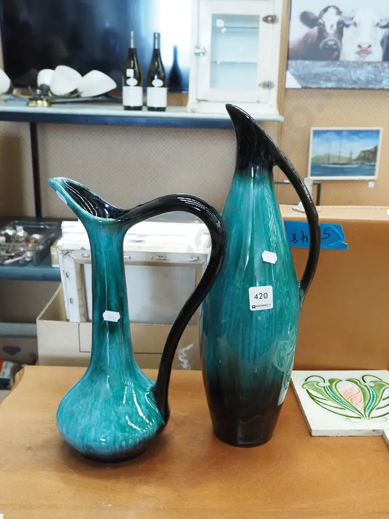 2x Blue Mountain ewer vases  Image 1++