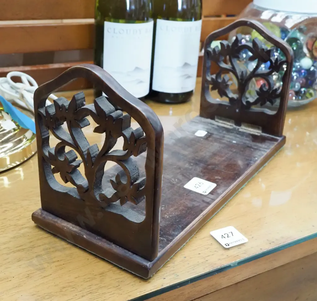 small hardwood bookcase with pierced fretwork ends L320 Image 1++