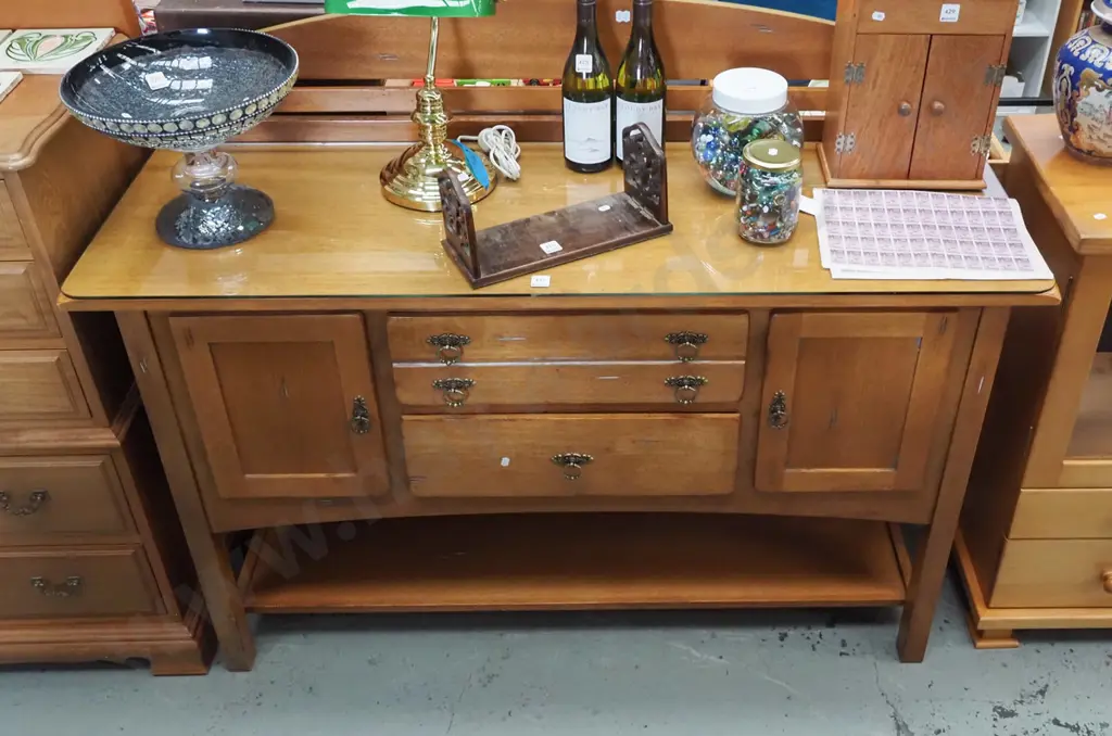 hardwood 2 door 2 drawer buffet sideboard with glass top and plate rack Image 1++