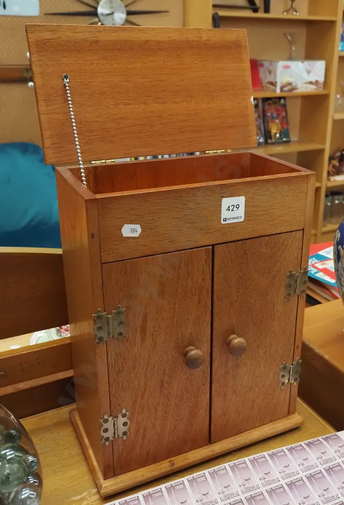 small lift top 2 door cupboard H320 Image 1++