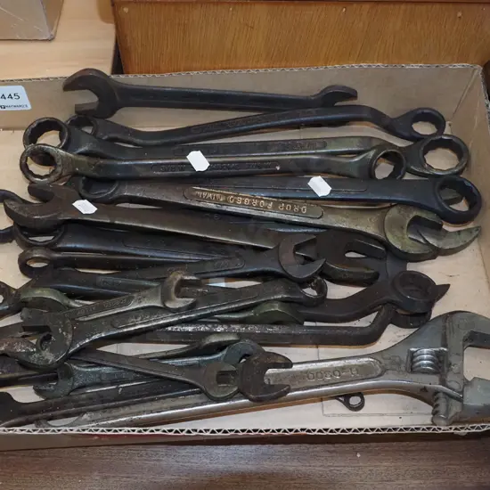box of  ring and open end spanners