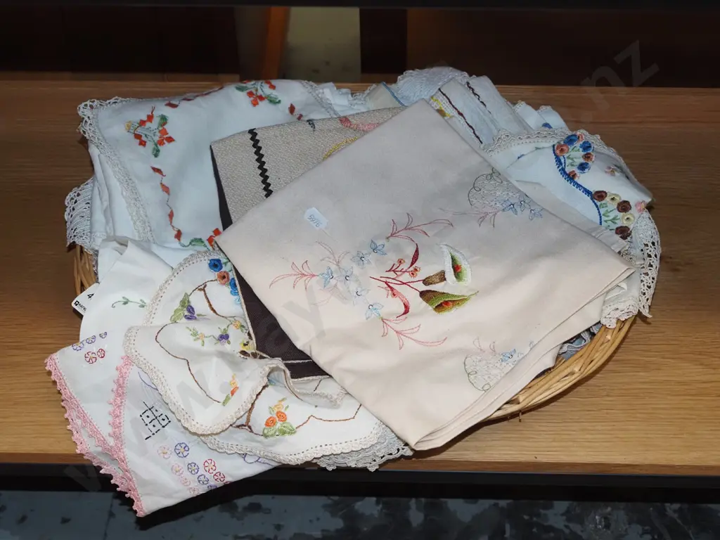 cane basket, hand worked linen Image 1++