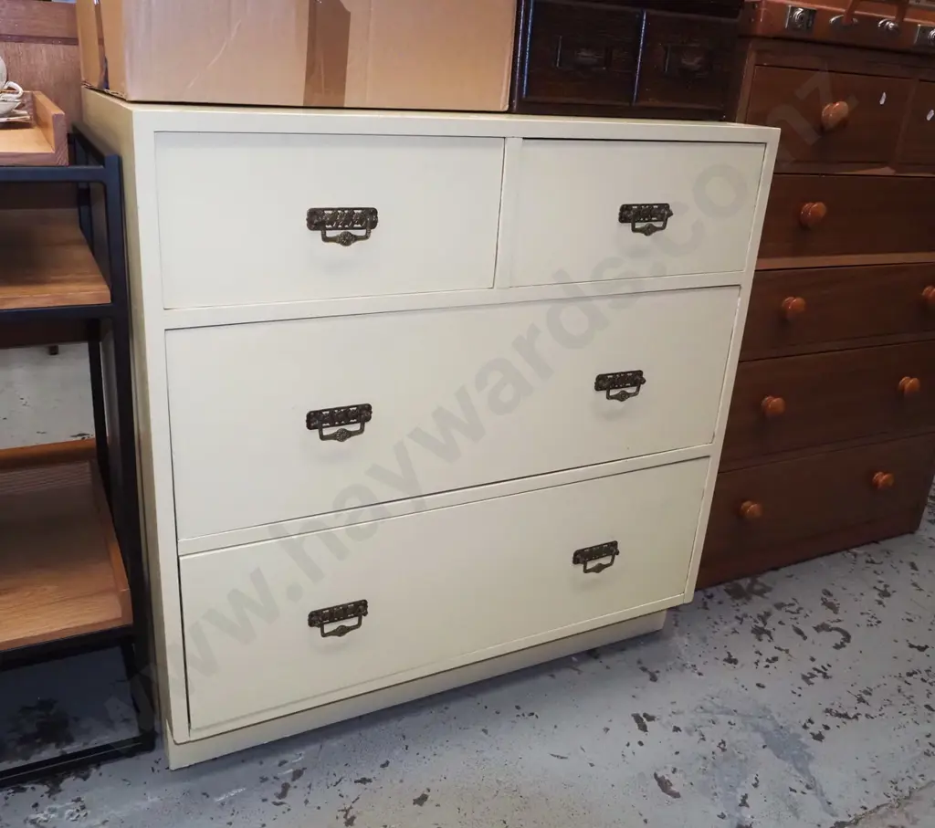 hand painted 4 drawer chest H815 W800 D475 Image 1++
