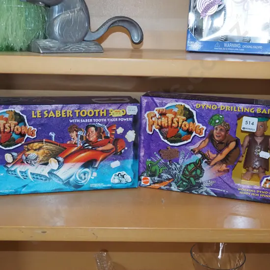 2x carded Flintstone figurines 