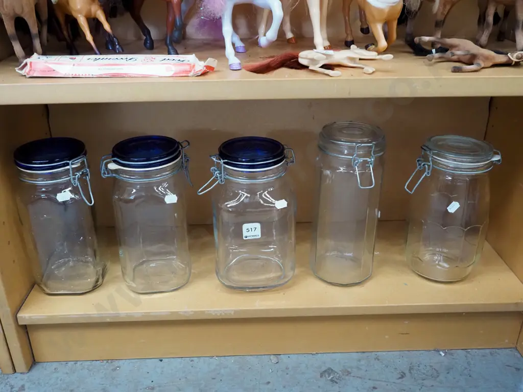 shelf; 5 self sealing storage canisters Image 1++