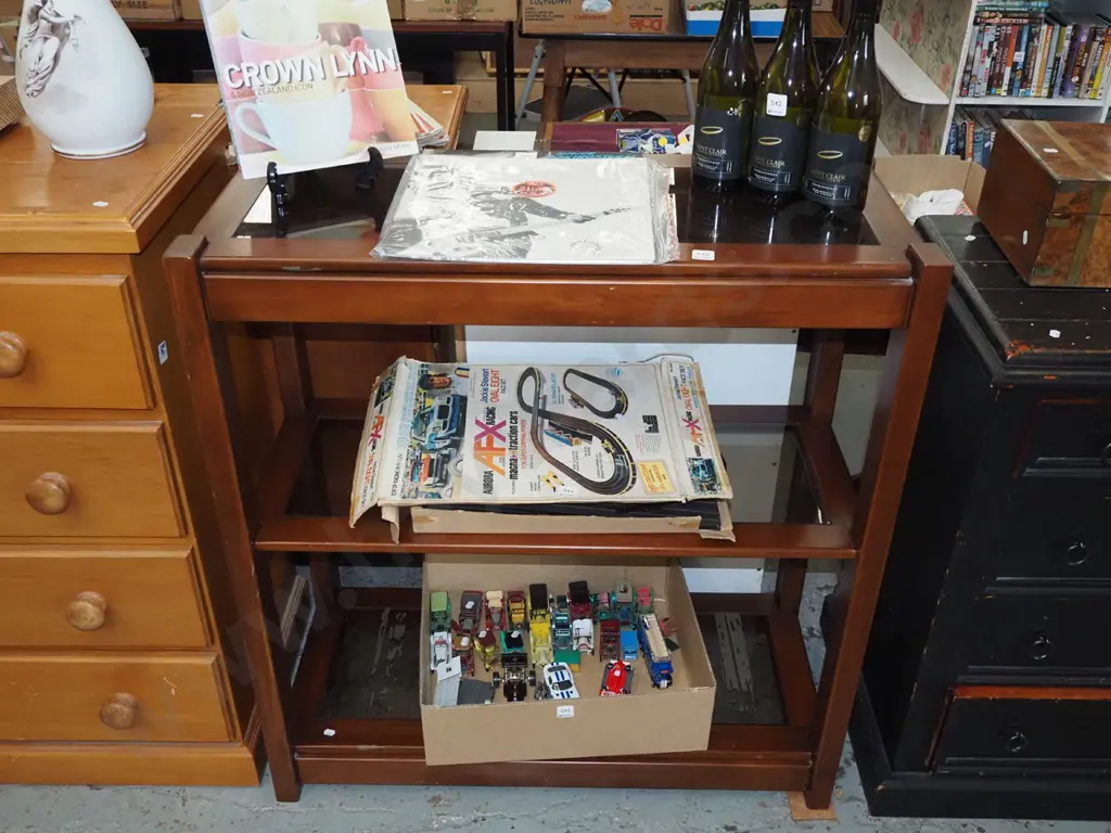 wood and smoked glass shelving H965 W895 D410 Image 1++