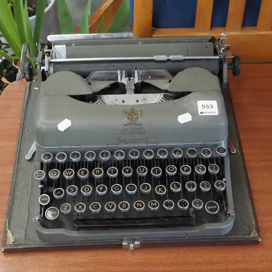 Imperial typewriter - missing cover carry case