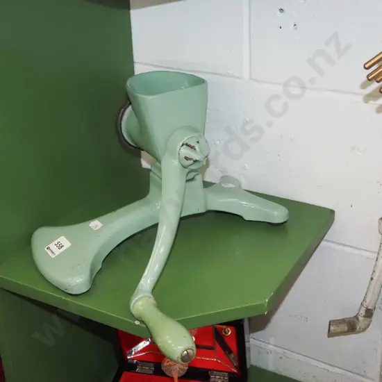 enamel bench top mincer