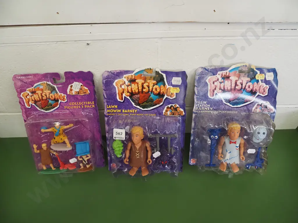 3x Flintstones carded figurines Image 1++