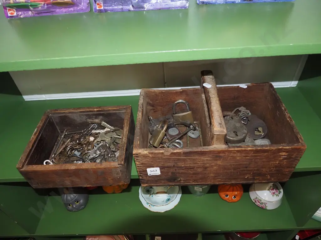 wooden basket, vintage padlocks, keys Image 1++