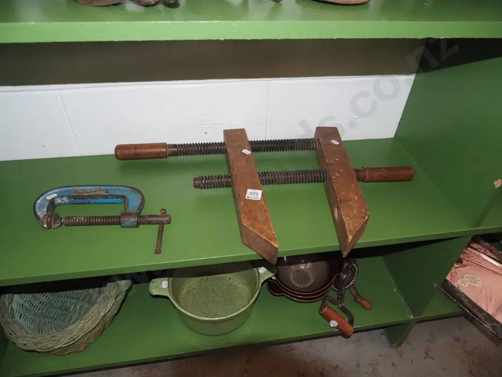 wooden clamp, G clamp Image 1++