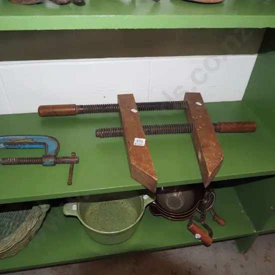 wooden clamp, G clamp