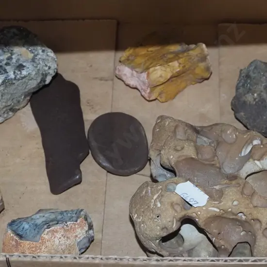 box; gem stones and other stones