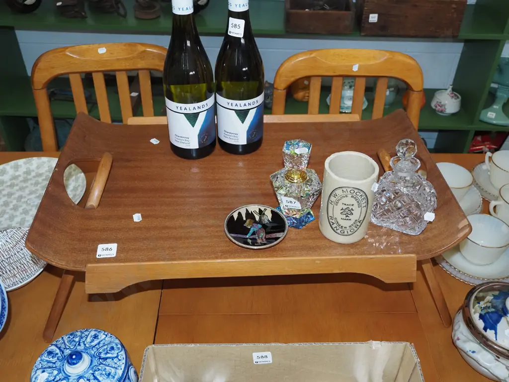 retro plywood breakfast tray - damage to veneer Image 1++