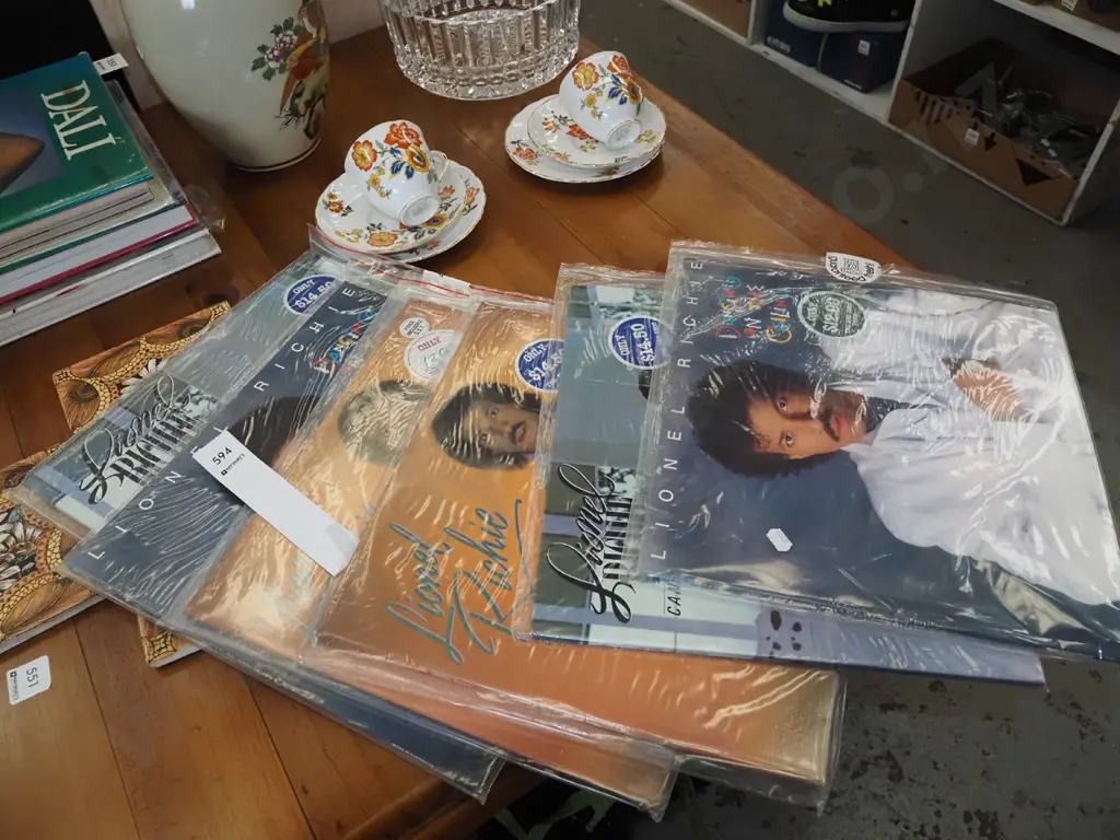 LPs; Lionel Ritchie Image 1++