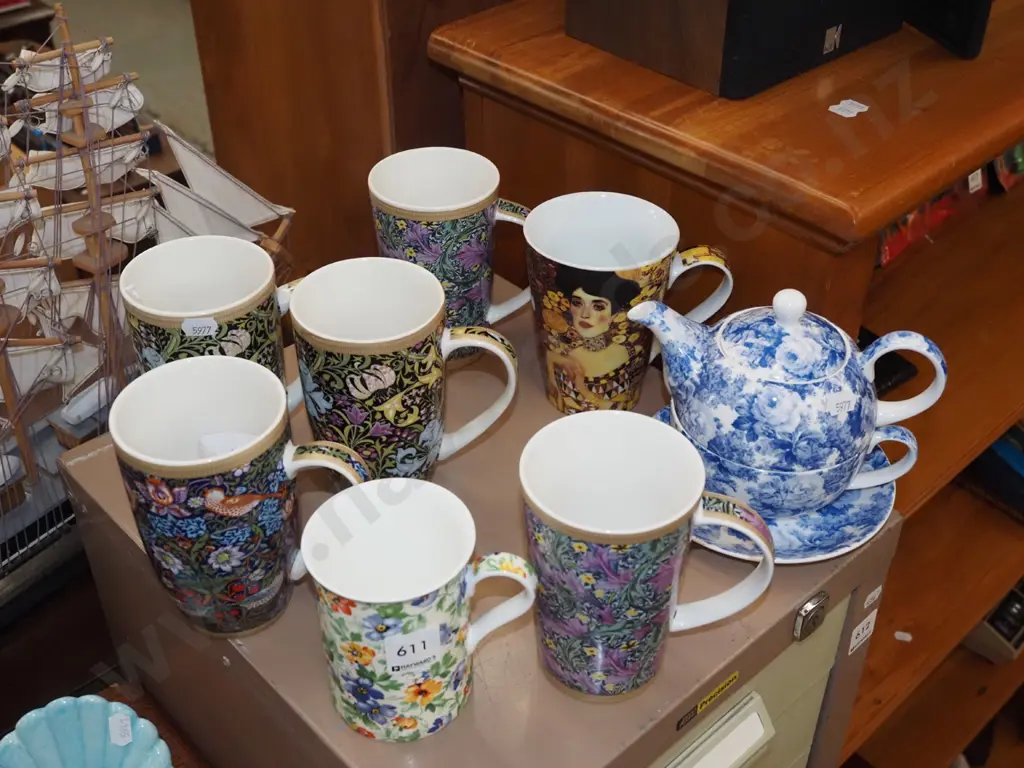 Maxwell Williams tea for one, coffee cups Image 1++