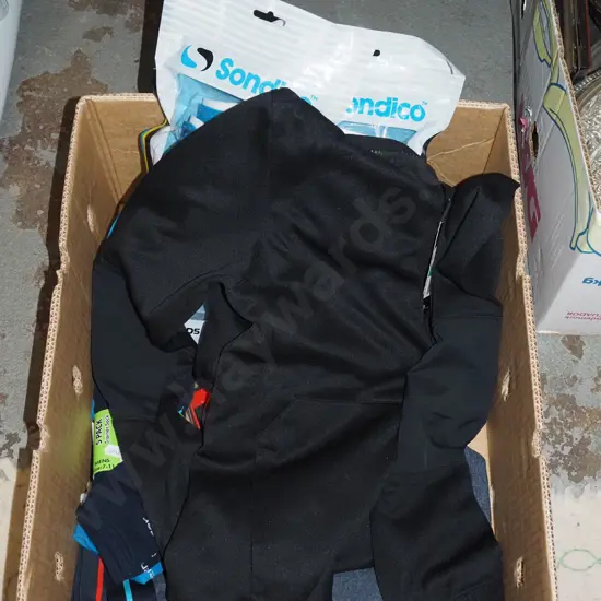 box; shin pads, practice cricket ball etc