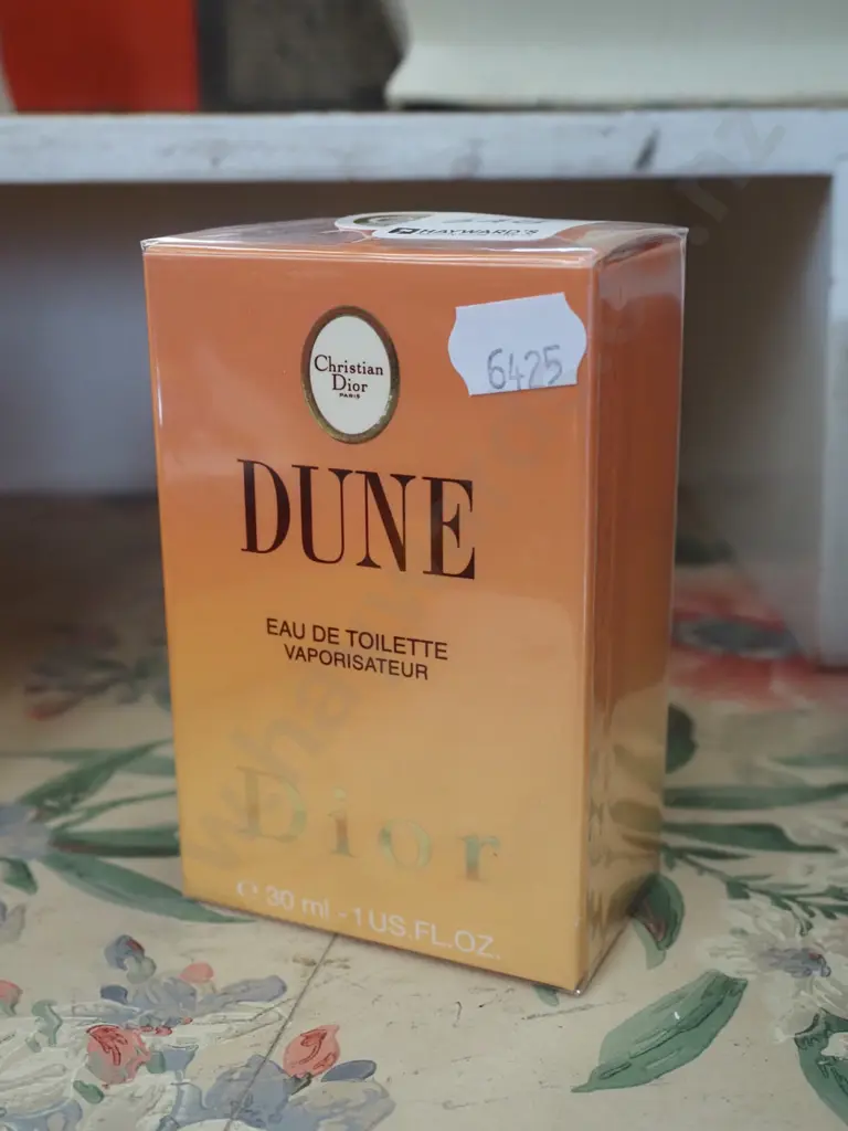 boxed as new Dior Dune eau de toilette 30ml Image 1++