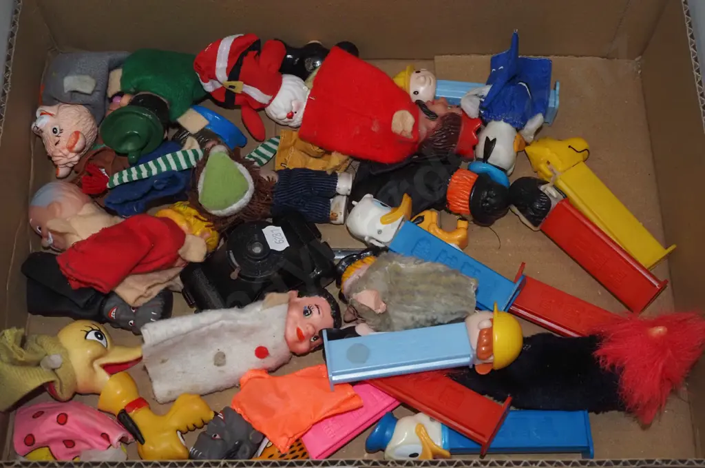 box; pez dispensers Image 1++