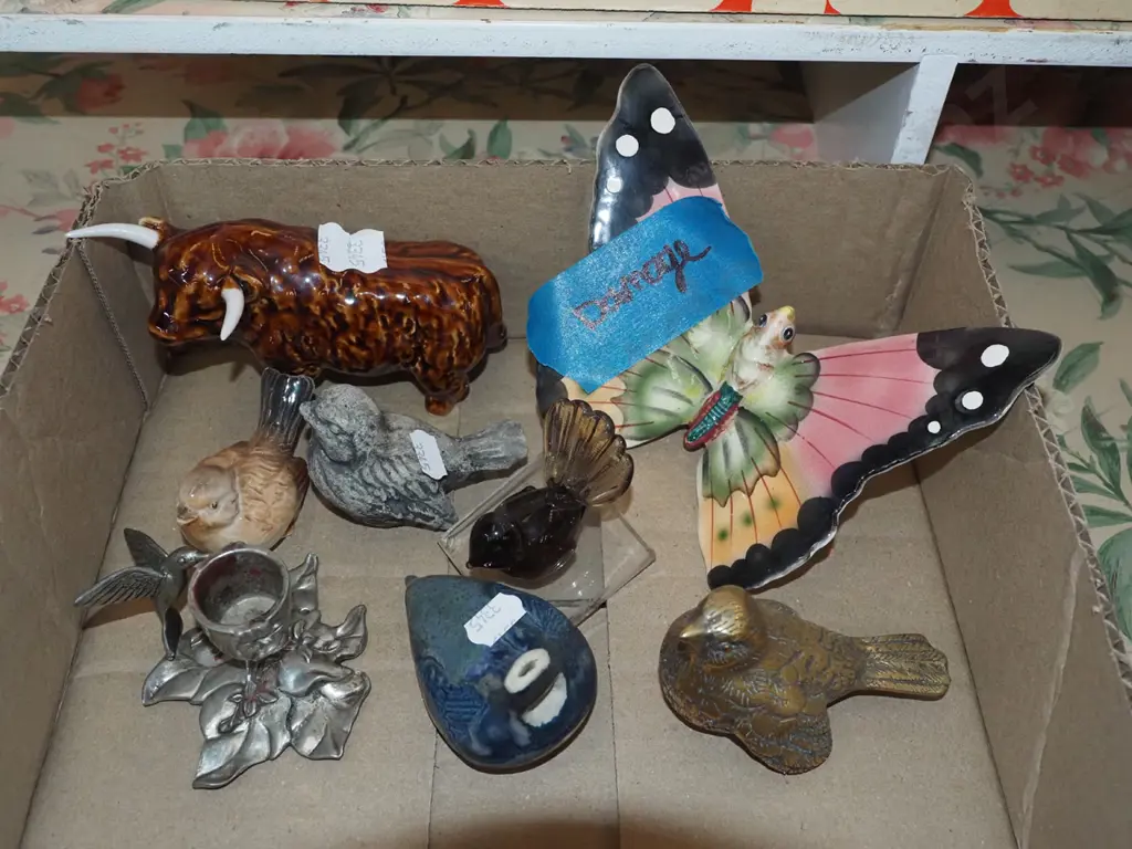 box; animal figurines, candlestick, ceramic butterfly wall pocket vase - repairs Image 1++