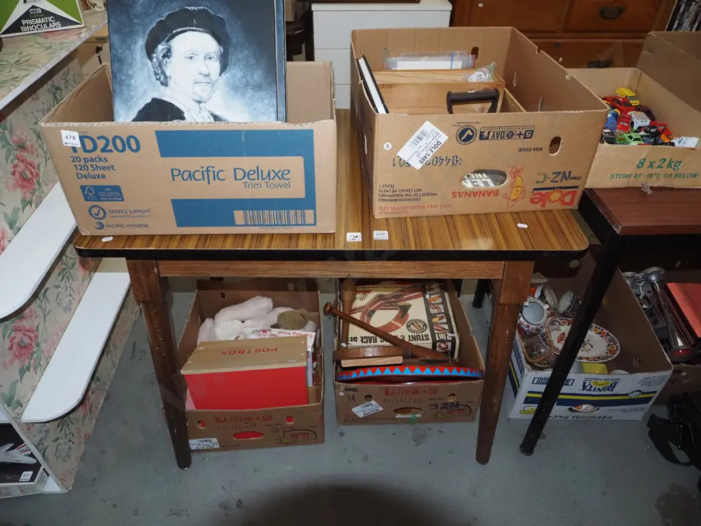 small formica top table Image 1++