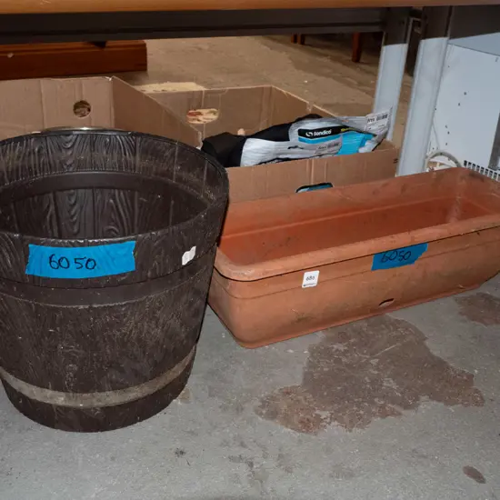 plastic jardinere planter pots