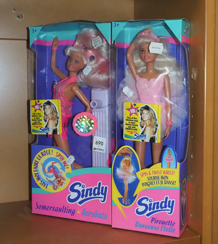 2x boxed Sindy dolls -acrobat, pirouette Image 1++