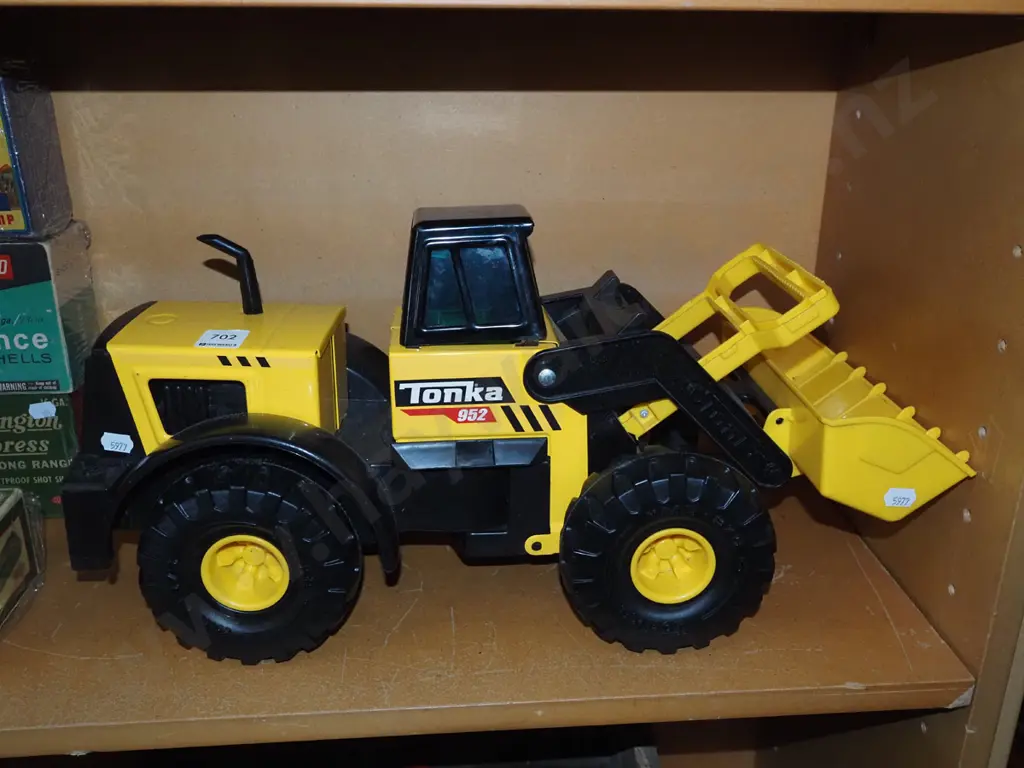 toy Tonka front end loader Image 1++