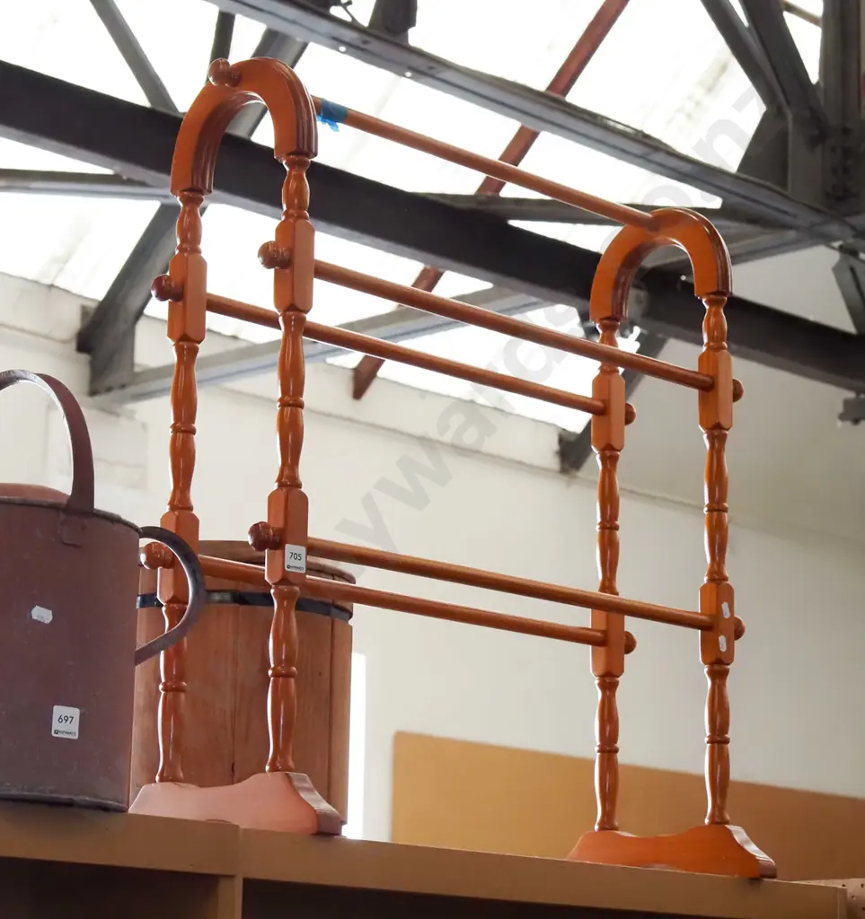 wooden towel rail Image 1++