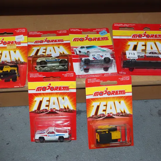 6x carded toy vehicles