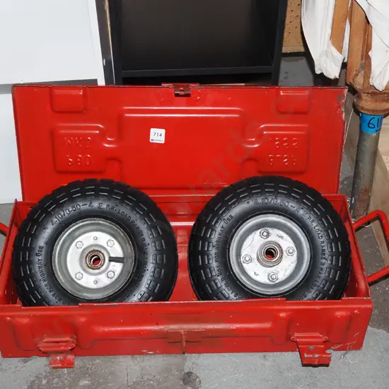 2x pneumatic wheels, ammunition box