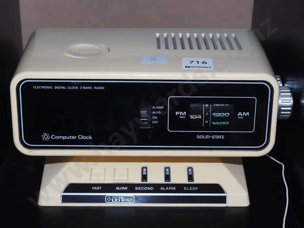 1970s/80s bedside radio alarm clock - issues with radio Image 1++