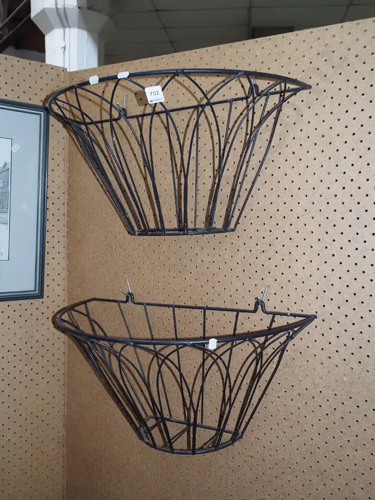 2x wire wall mounted hanging basket frames Image 1++