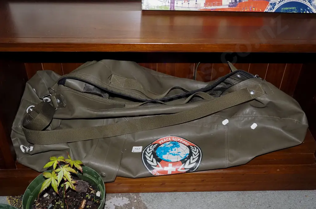 Swiss Army holdall Image 1++