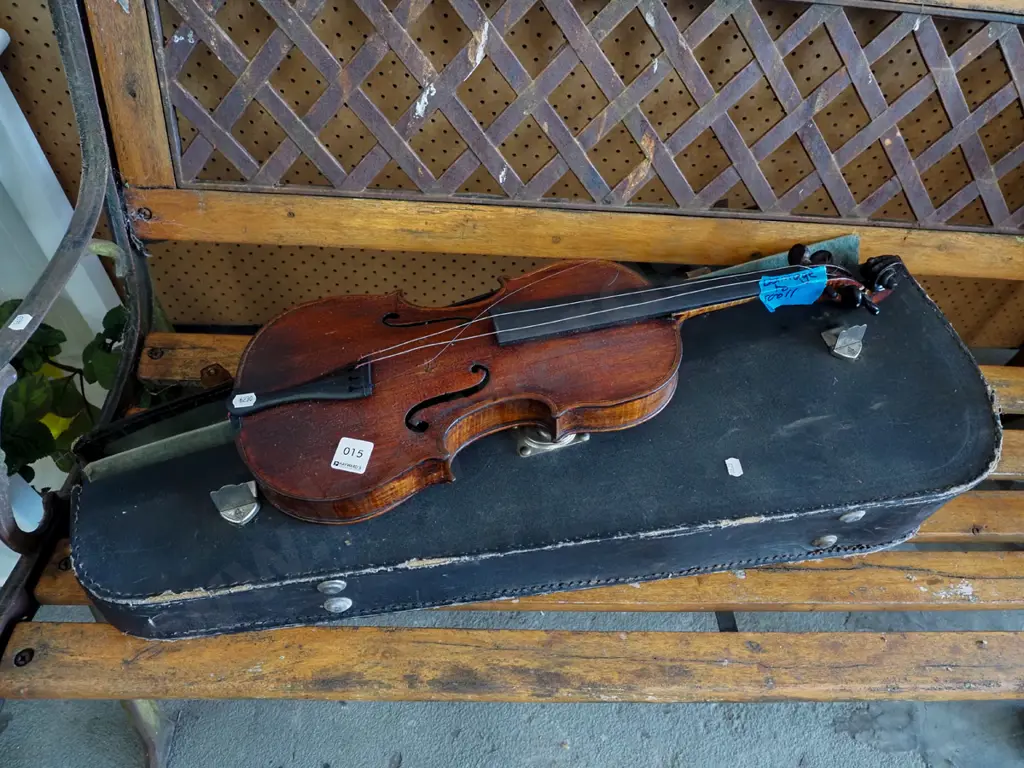 vintage violin and case - damage to scroll Image 1++