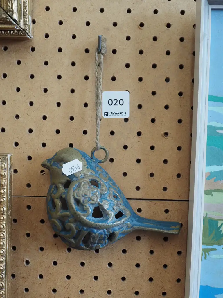 hanging cast alloy bird Image 1++